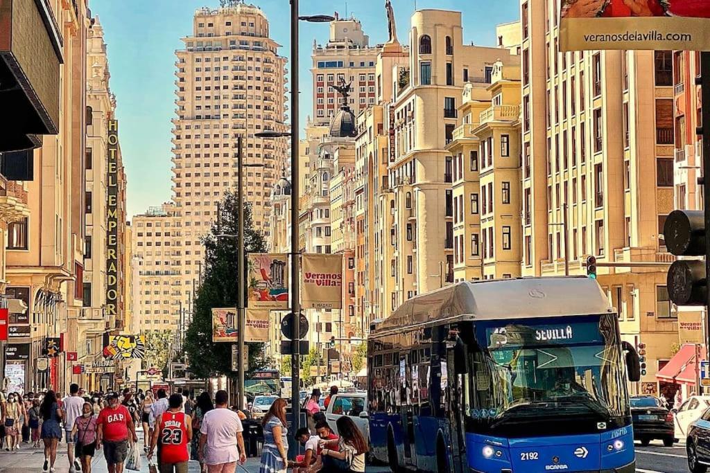 Alegria Urbana Cerca De Calle Alcala Madrid Exterior foto